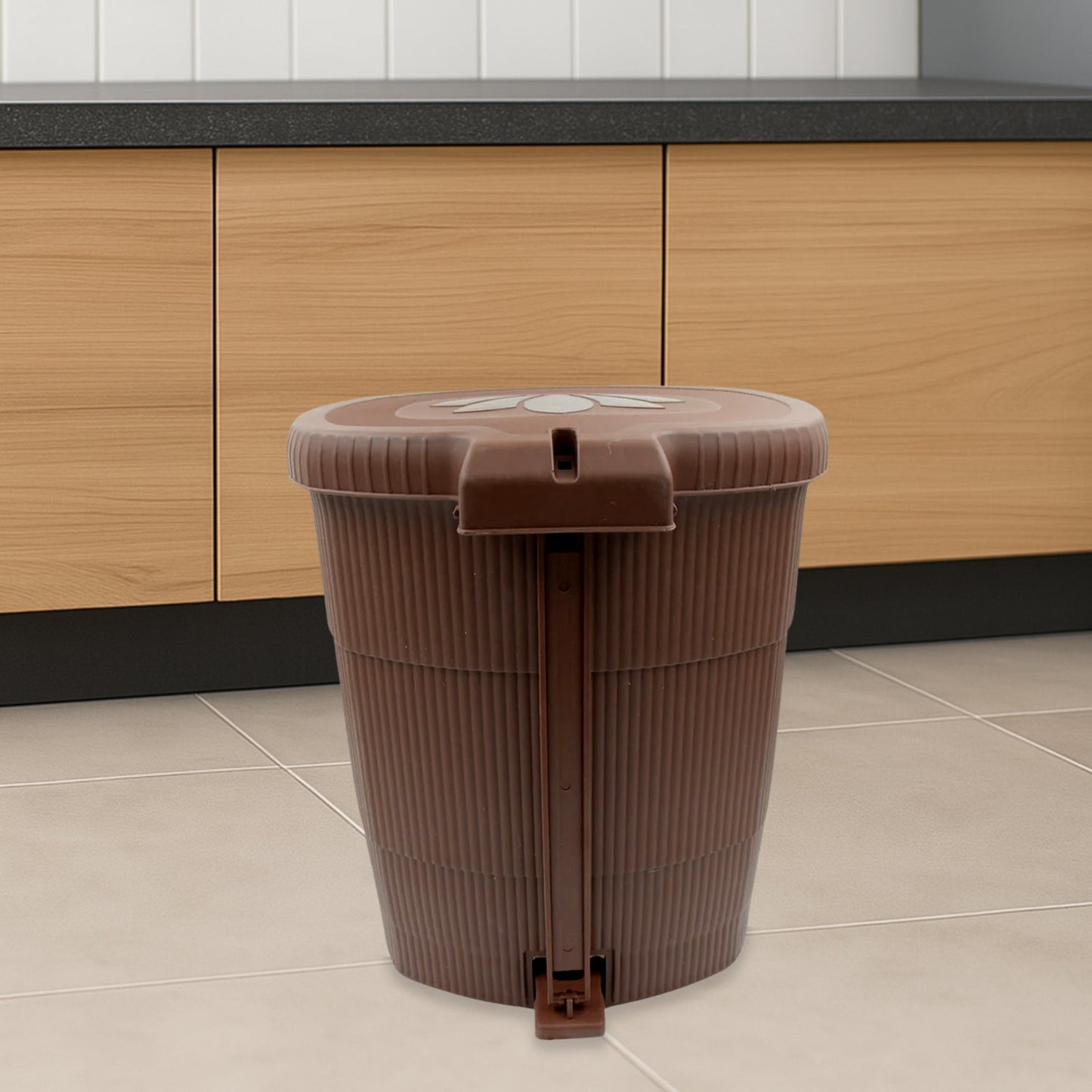 Mini Plastic Pedal Dustbin for Kitchen, Office & Car Use (1 PC)